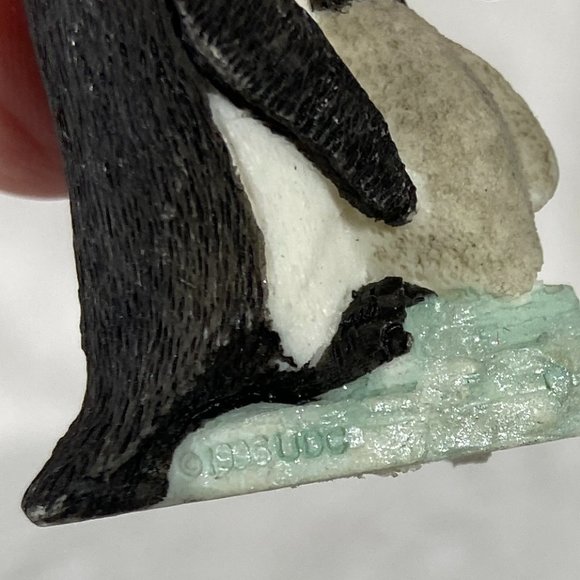 Vintage Stone penguins Mini Figurines  UDC 1996 Figurine 1 1/2" Tall - Picture 10 of 10